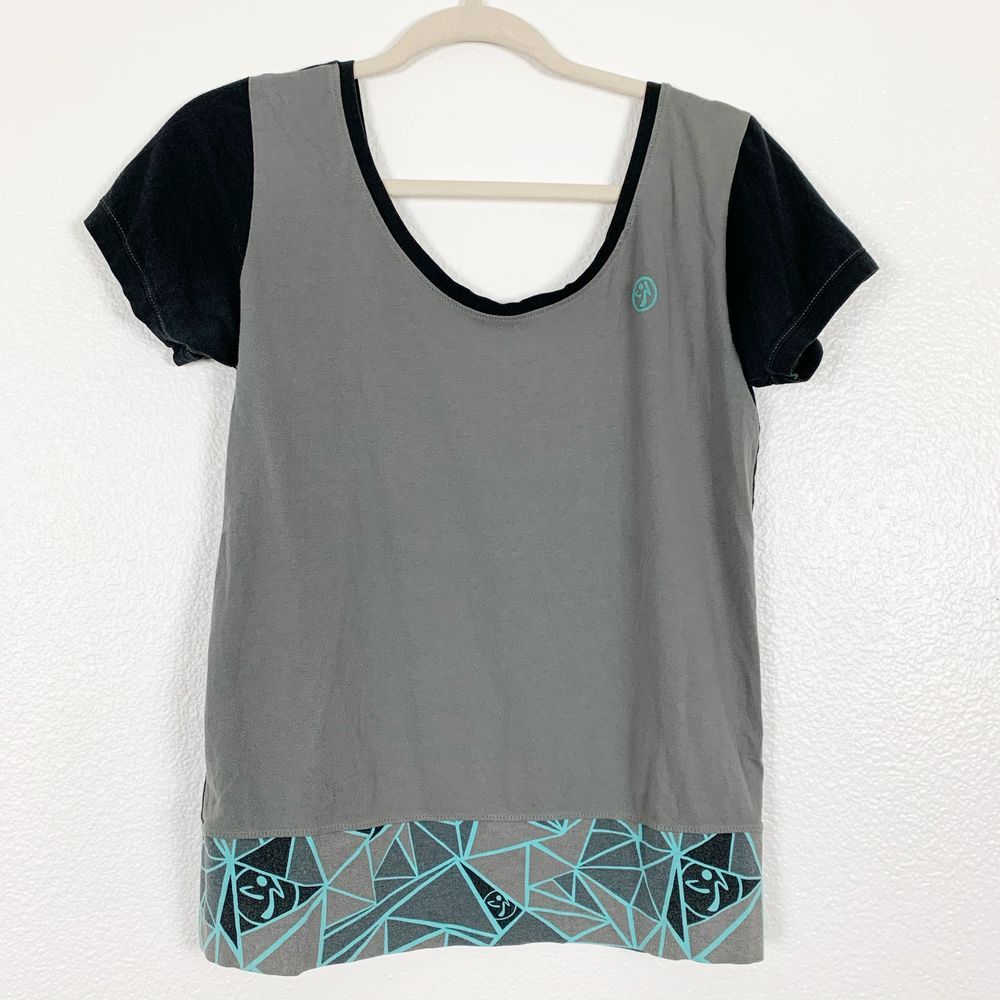 Zumba Short Sleeve Performance Workout Shirt Large - Picture 1 of 6